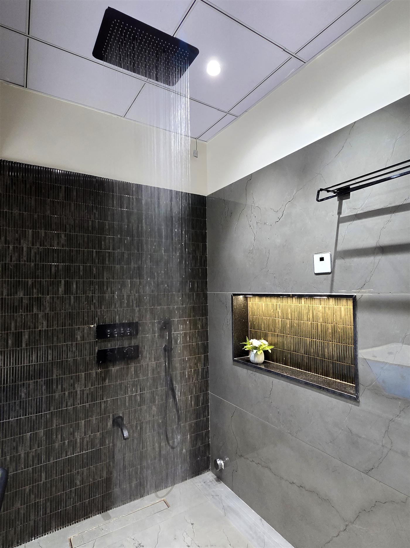 5BHK Ultra Luxurious Bunglow